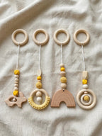 Jouets d'éveil en bois colorés