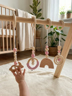 Jouets d'éveil en bois colorés