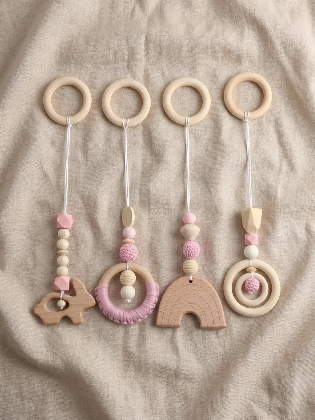 Jouets d'éveil en bois colorés