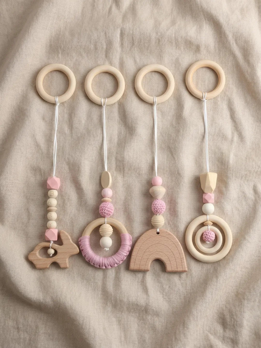 Jouets d'éveil en bois colorés